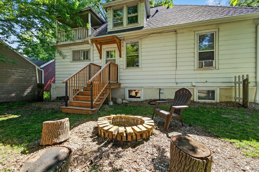 Shared Socializing Space in Fenced in Backyard. - 302 Van Deusen St