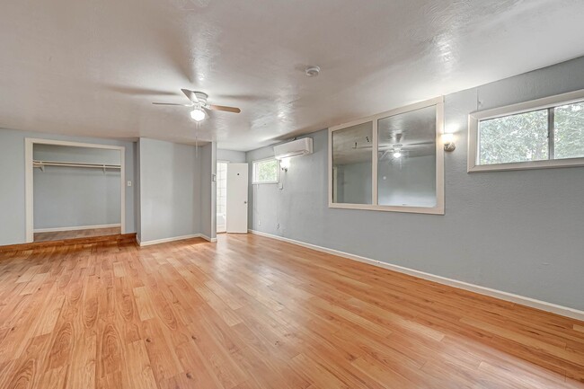 Building Photo - Affordable spacious 4bed/2bath single-fami...