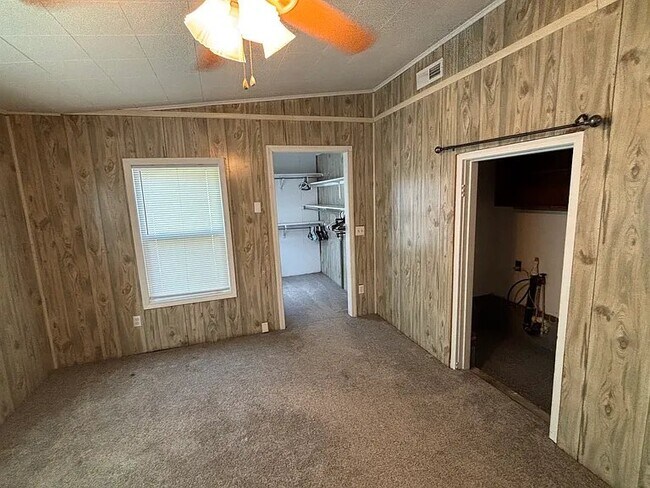Building Photo - 706 Muddy Creek Rd