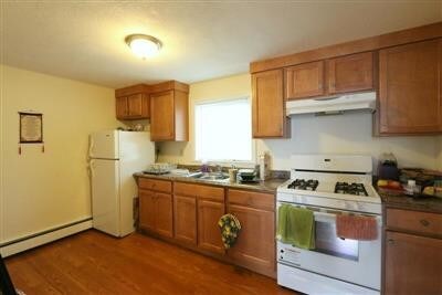 Building Photo - 128 Pine St