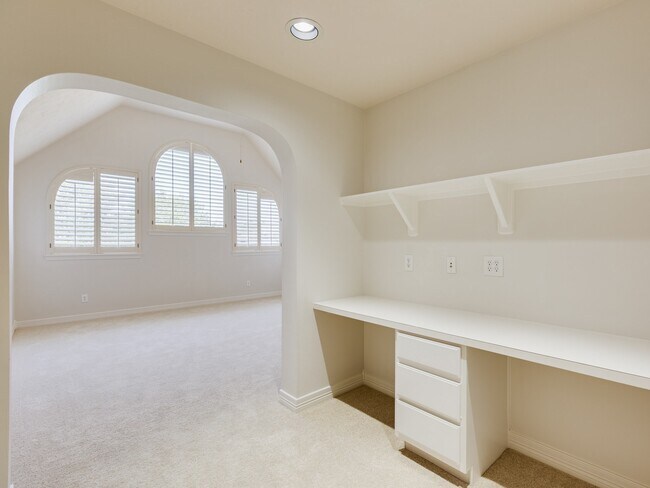 Building Photo - 6327 Collina Springs Ct