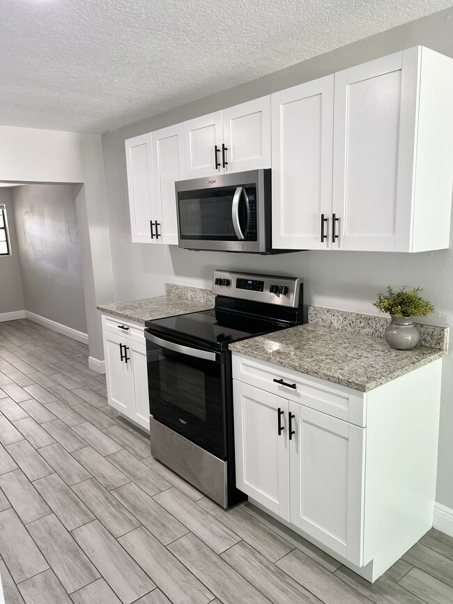 Kitchen - 4203 E Yukon St