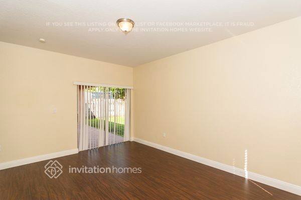 Building Photo - 8723 NW 142nd Ln