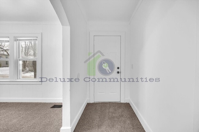 Building Photo - 2 MONTH LEASE ONLY! GORGEOUS 4 BEDROOM HOME!!! Available NOW- Month to month lease only!