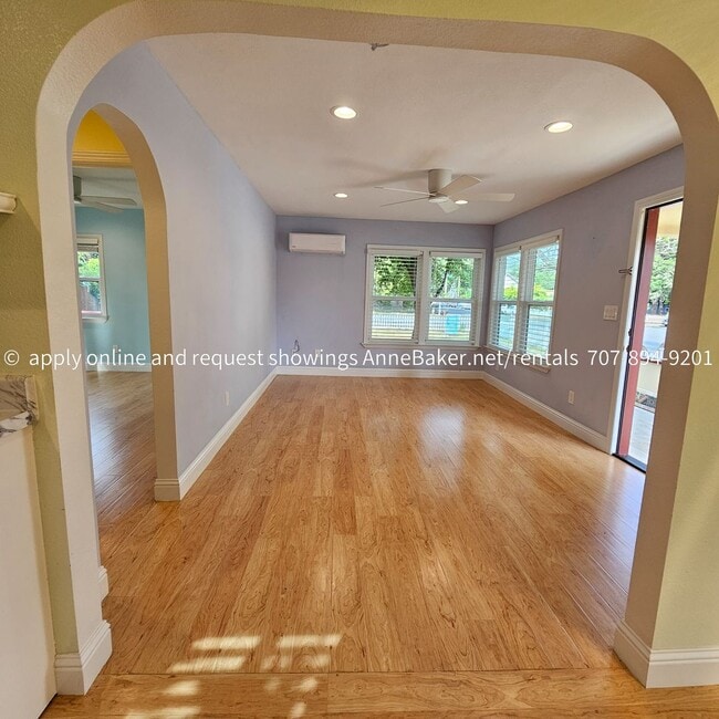 Building Photo - Downtown home on Corner Lot Available Now