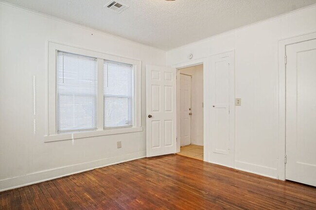 Building Photo - 2145 N Kate Ave