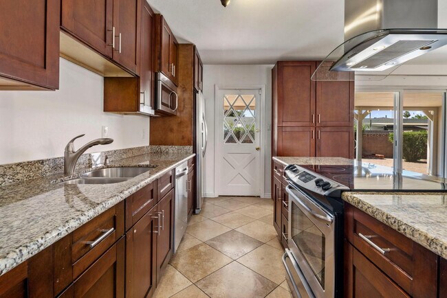 Building Photo - 8323 E Montecito Ave