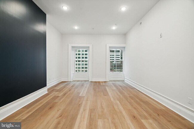 Building Photo - 1822 Chestnut St