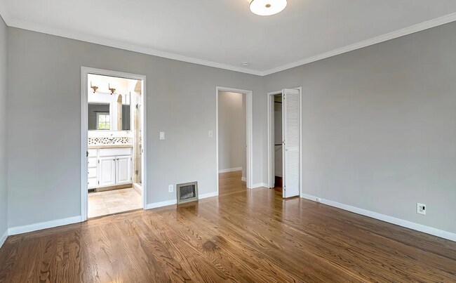Building Photo - Beautiful Home in Upper Oakmore!