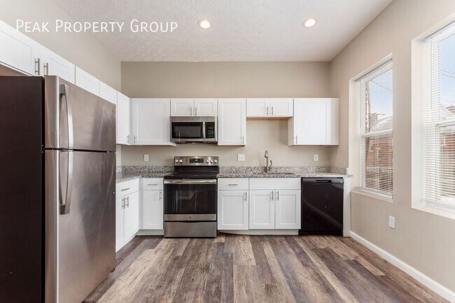 Building Photo - 1359-1365 Summit Street-1363 Summit Street