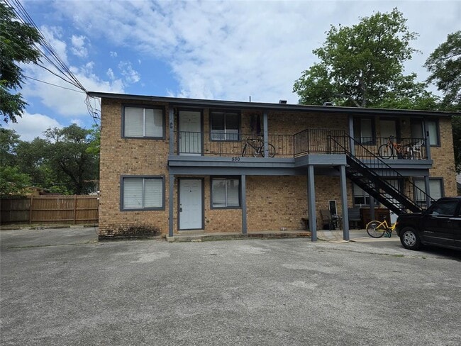 Building Photo - 530 W Hopkins St