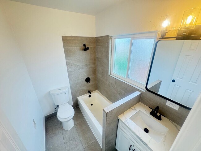 Building Photo - Beautiful Logan Heights Remodeled House