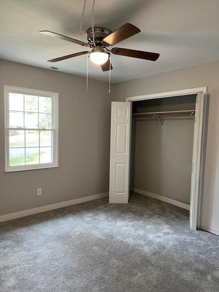 Building Photo - 3831 Greendale Pl NE