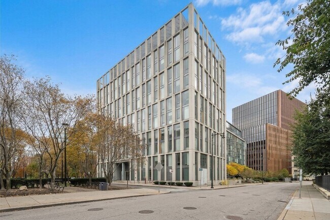 Building Photo - 2 Earhart St