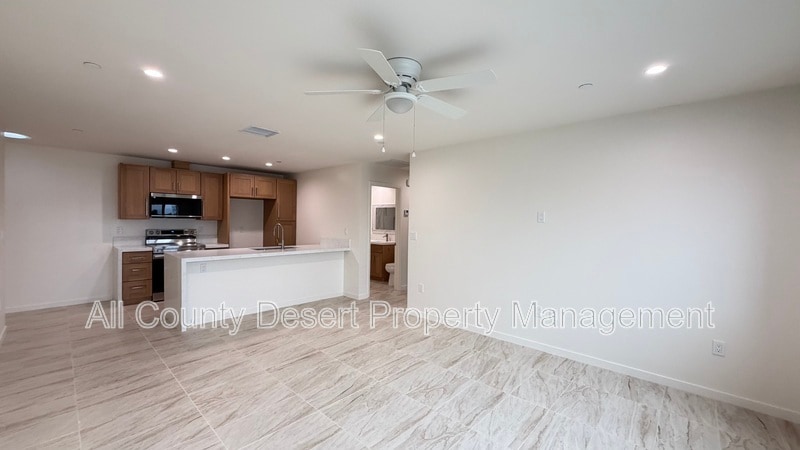 Building Photo - 517 S Mountain View Dr