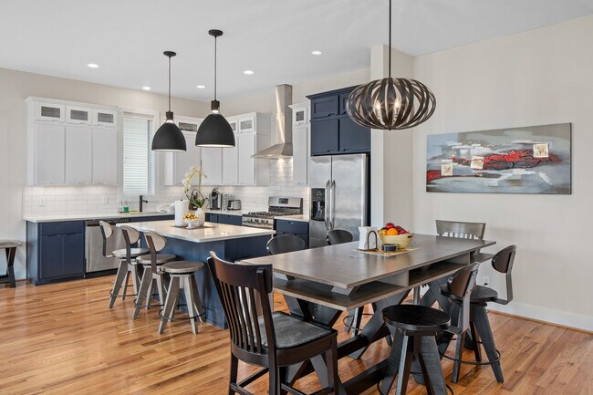 Building Photo - 1203 Tremont Ave