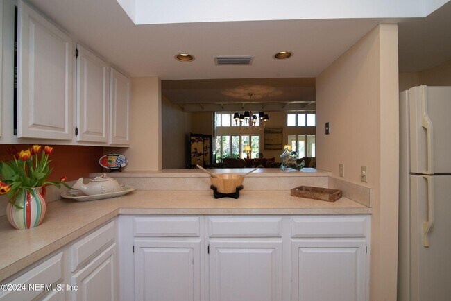 Building Photo - 515 Quail Pointe Ln