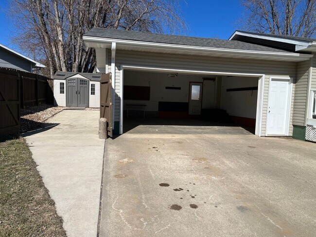 Building Photo - 4 Bed/2 Bath Rental Home in Crooks, SD!!