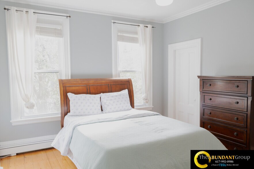 Building Photo - 133 Otis St