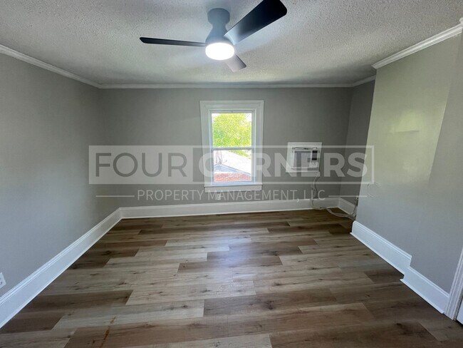 Building Photo - Beautiful 5 Bedroom 2.5 Bath House