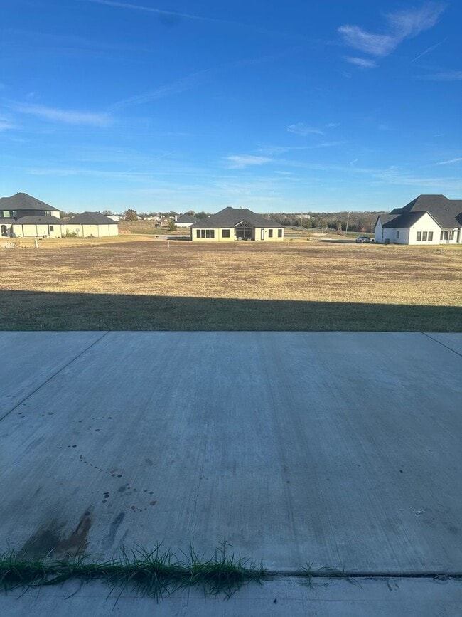 Building Photo - open concept 4bd - rent to own