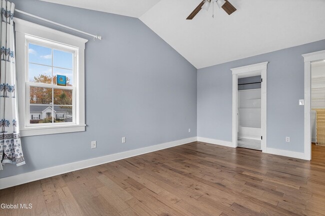 Building Photo - 716 Adams Cir