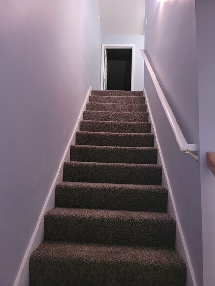 Stairs - 4210 Oakwood Rd