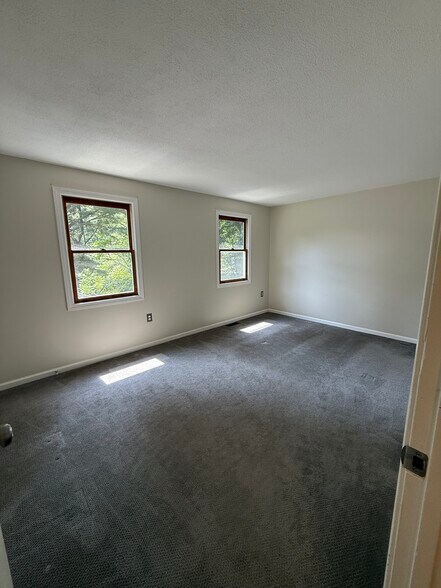 Front bedroom - 60 Minechoag Hts