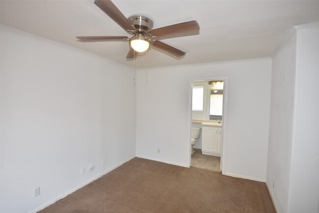 Building Photo - 10010 Sugarvine Ln