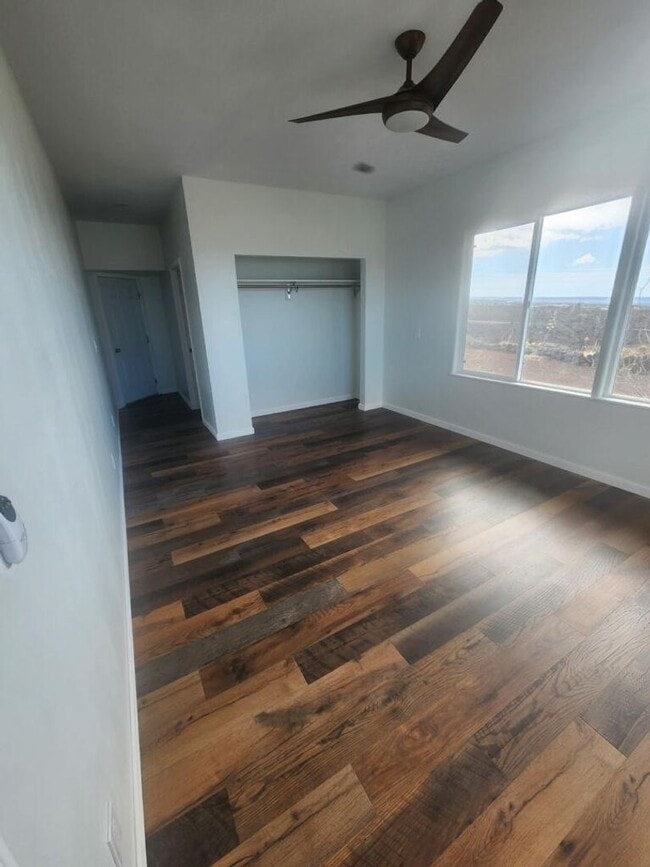 Building Photo - Pet friendly 3 bedroom / 2 bath home with ...