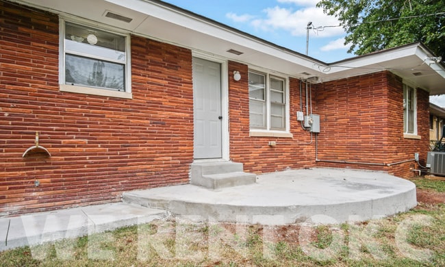 Building Photo - 132 W Jarman Dr