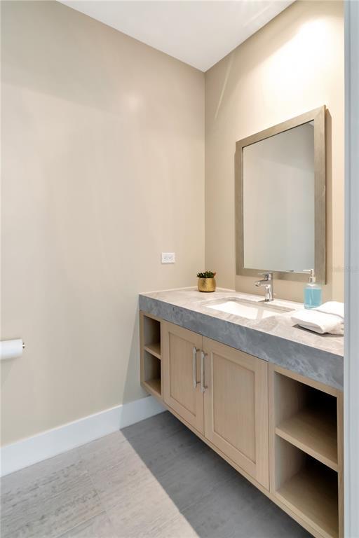 Building Photo - 2912 W Santiago St