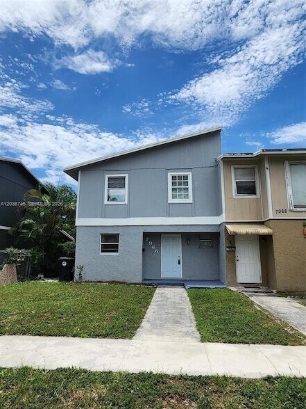 Building Photo - 7966 SW 7th Ct
