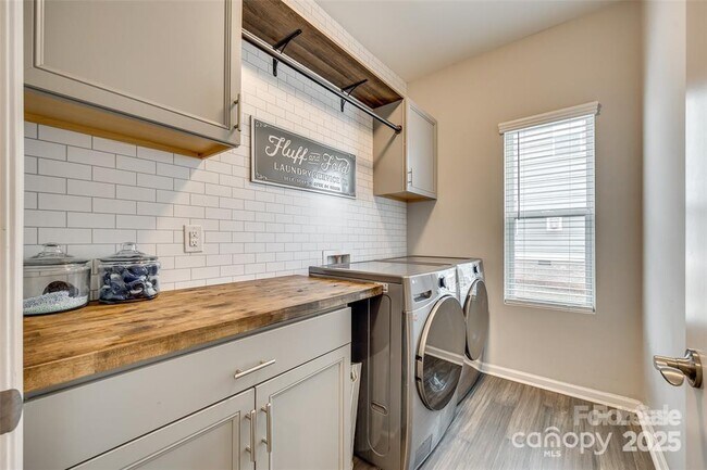 Building Photo - 18568 Mainsail Ct