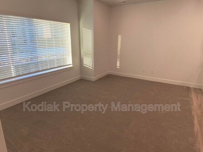 Building Photo - 1087 N 1840 W
