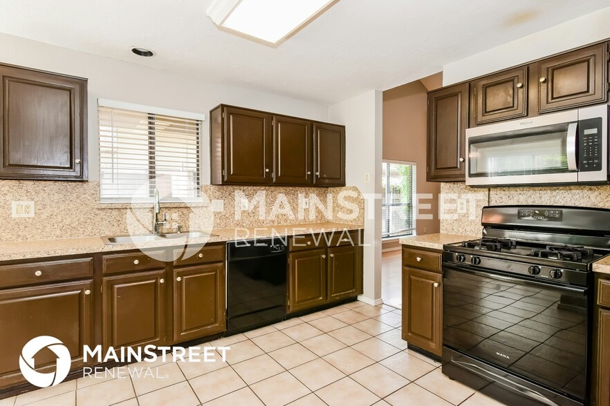 Building Photo - 6820 Moccasin Dr