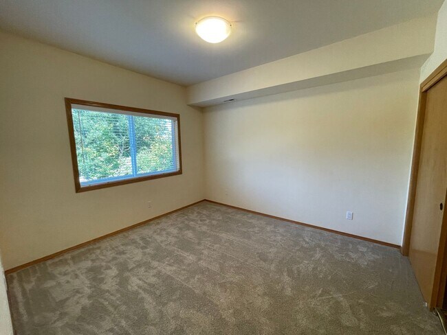 Building Photo - 2128 Freund St