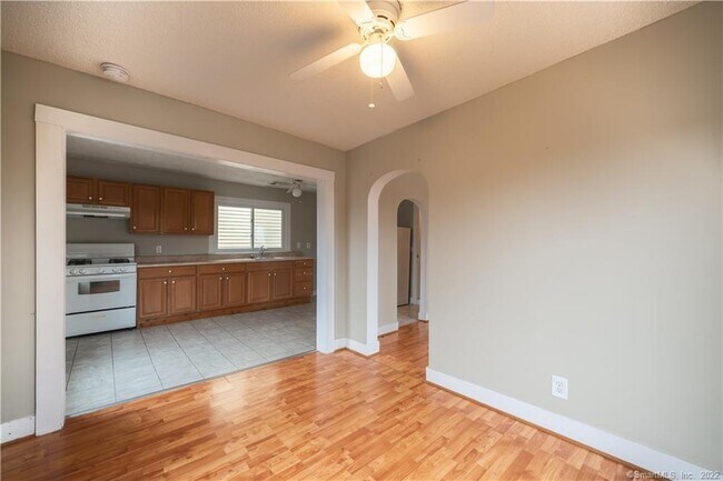 Building Photo - 762 State St