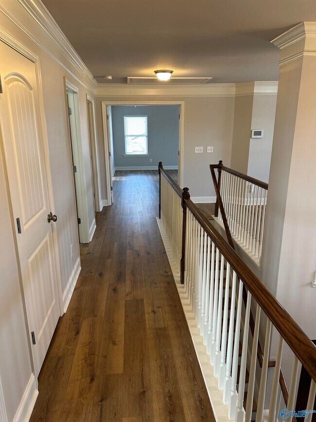 Building Photo - 517 Balsam Terrace Way