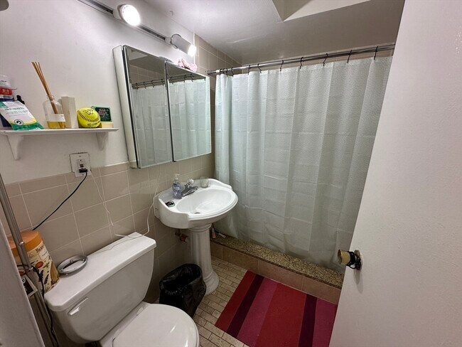 Building Photo - 566 Commonwealth Ave