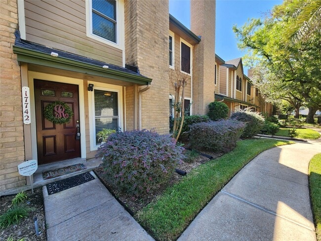 Building Photo - 17742 Kings Park Ln