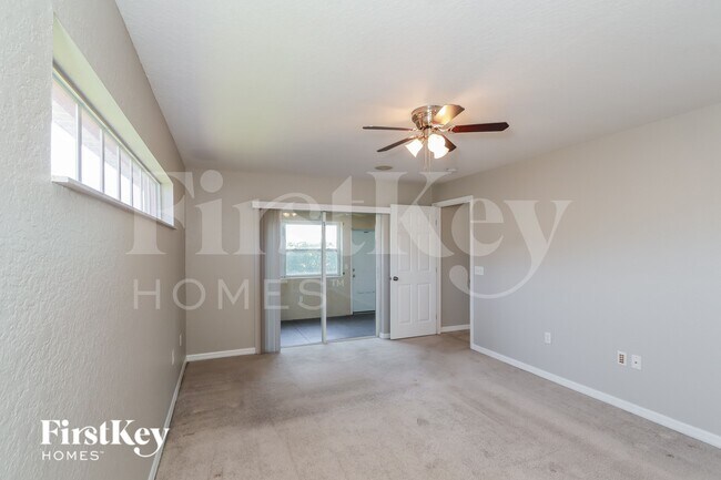 Building Photo - 2530 Pine Valley Dr