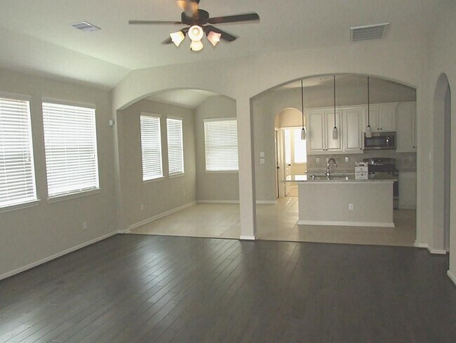 Building Photo - 29027 Crystal Rose Ln
