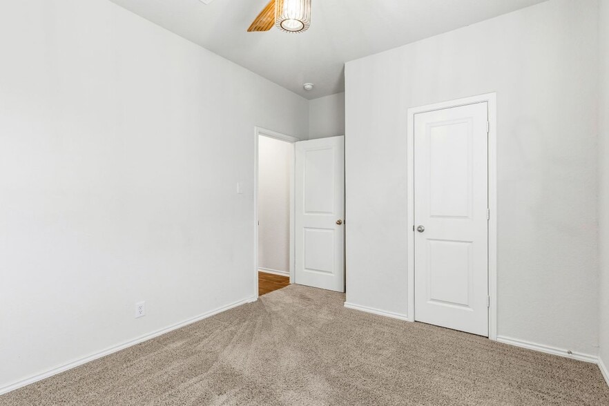 Building Photo - 10512 Gala Blvd