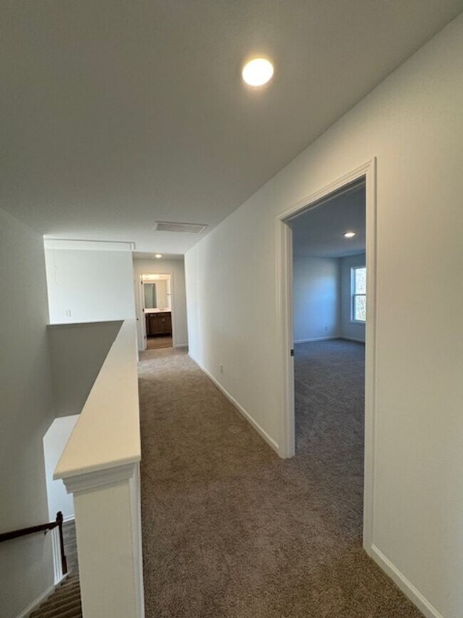 Building Photo - 2008 Red Woodpeckers Ct