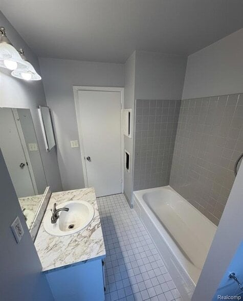 Building Photo - 21816 E 10 Mile Rd