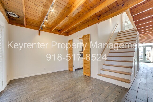 Building Photo - 1607 N Lewis Pl