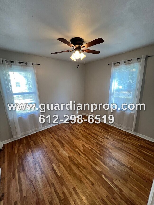 Building Photo - Mounds View House Available Now, Updated K...