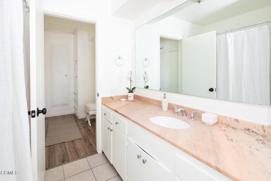 Master Bath - 370 Grace Dr