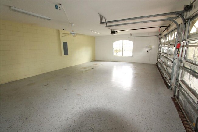 Building Photo - 824 Blairmont Ln